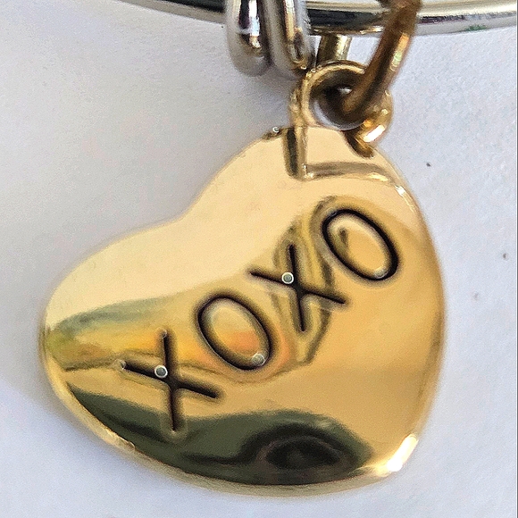"I Love You to the Moon & Back" "XOXO" Silver & Gold Charm Bangle Bracelet NWOT - Picture 6 of 7